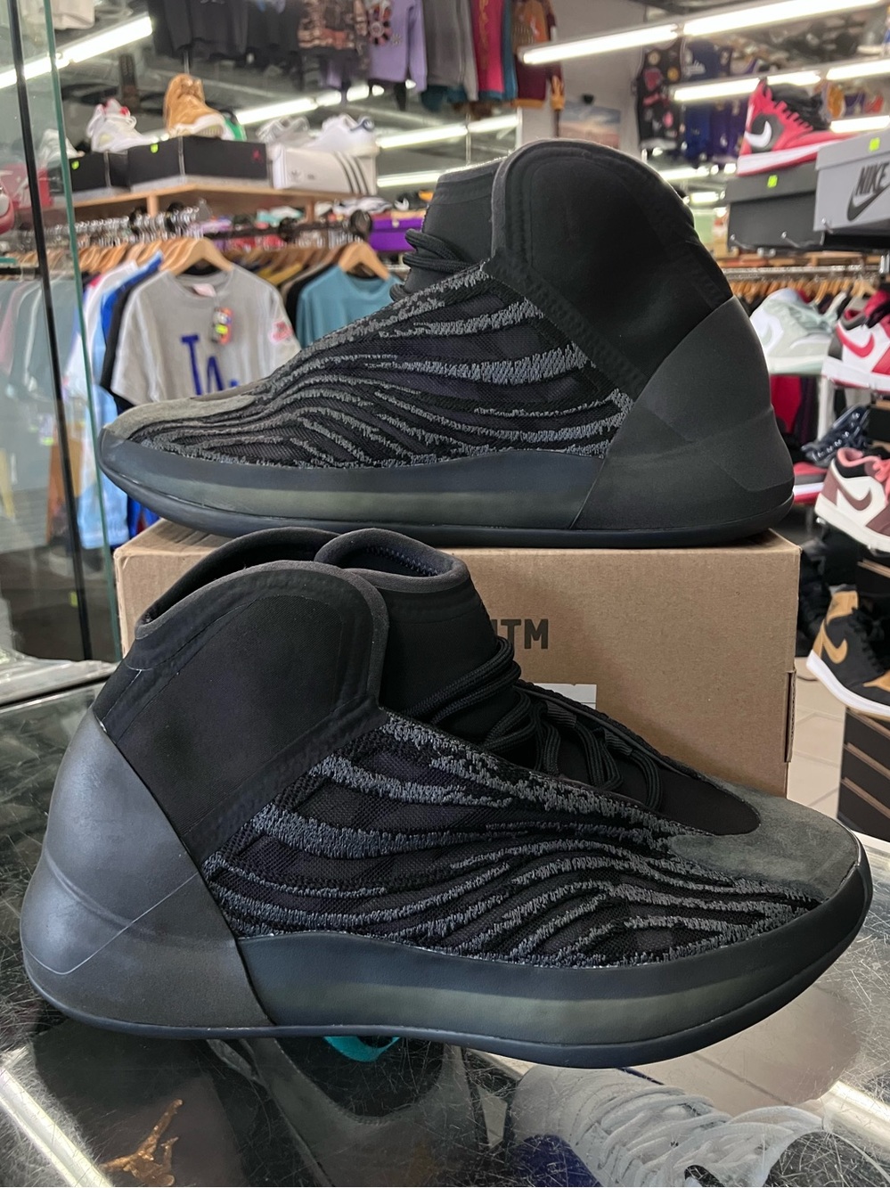 Adidas Yeezy QNTM Onyx